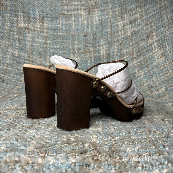 Californians Delilah Studded Retro Platform Heels in Clear/Bronze - Picture 5 of 10